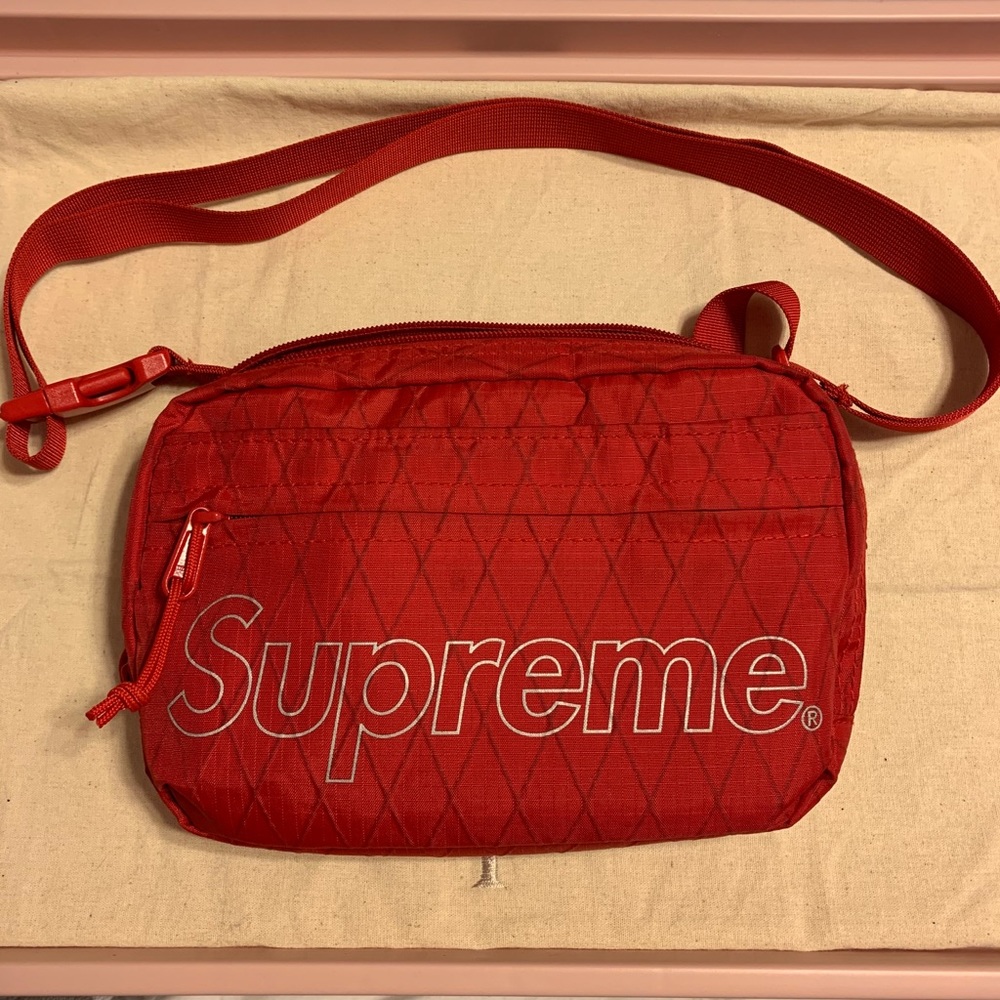 Supreme Shoulder Bag FW18